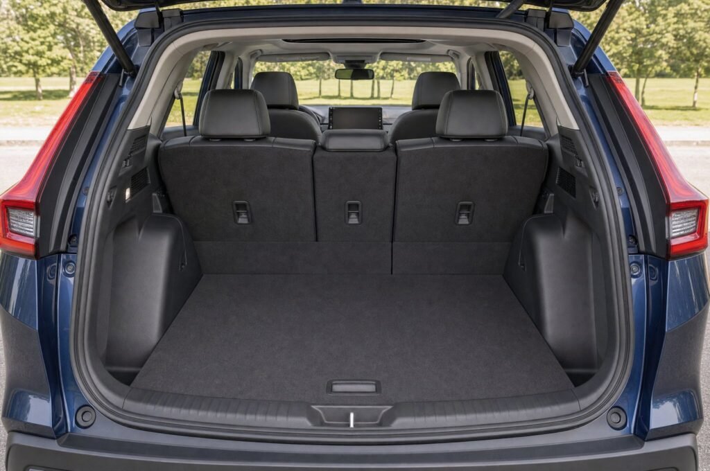 Open boot of the Honda CR-V, showing the luggage compartment