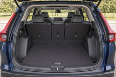 Open boot of the Honda CR-V, showing the luggage compartment