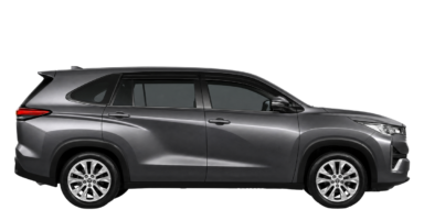 Toyota Innova, side profile